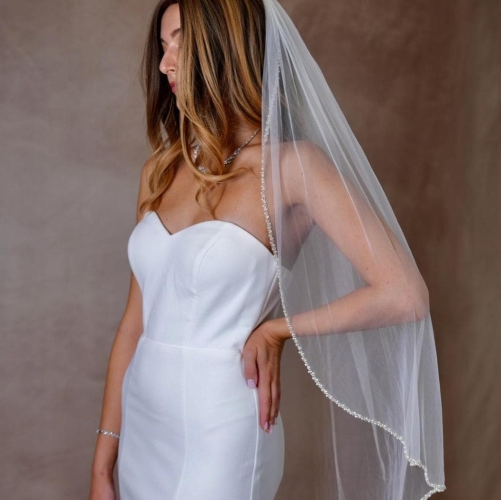 Light Ivory Beaded Fingertip Veil